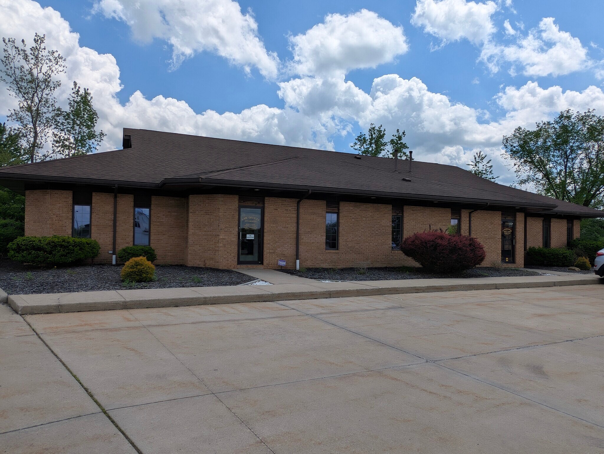 2745 Nesbitt Ave, Akron, OH à vendre Photo de l’immeuble– Image 1 sur 18