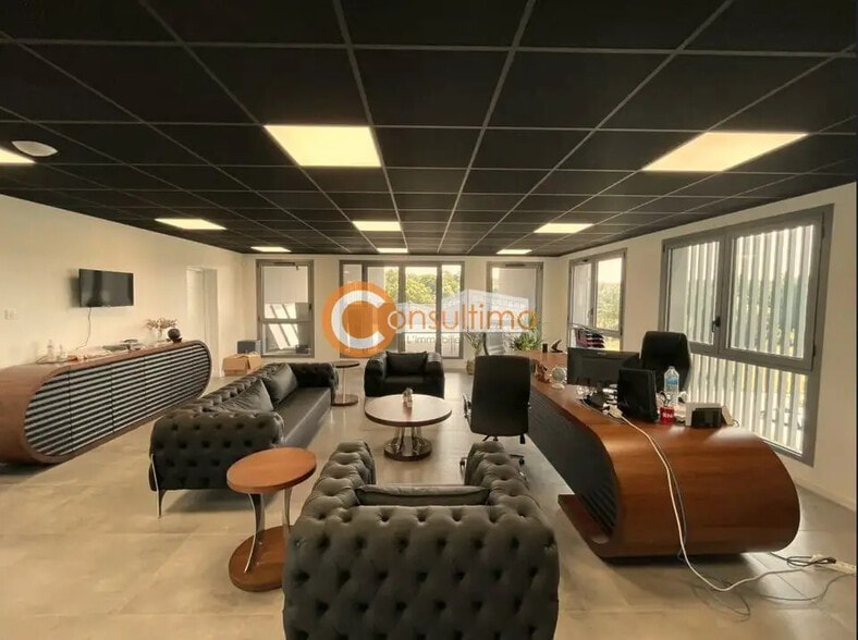 Bureau dans Montussan à louer - Photo intérieure – Image 2 sur 8