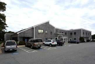 Plus de détails pour 700 Attucks Ln, Hyannis, MA - Bureau à vendre