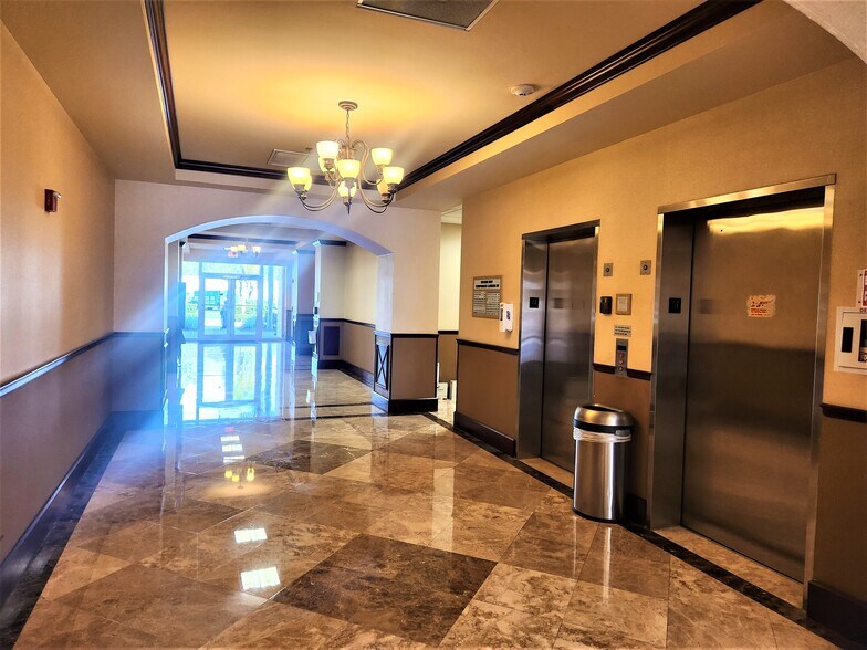 5810 Coral Ridge Dr, Coral Springs, FL à louer - Photo intérieure – Image 3 sur 16