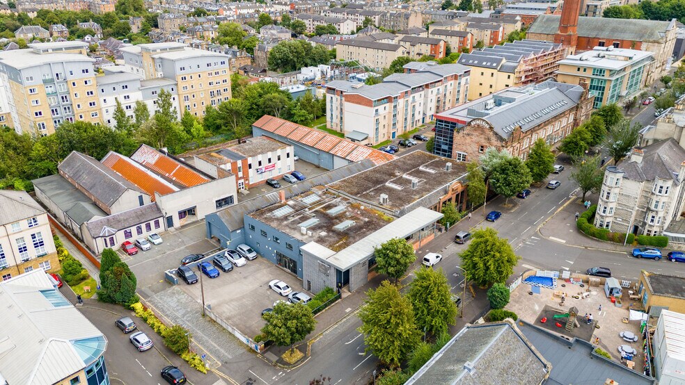 107C Mcdonald Rd, Edinburgh à vendre - Photo de l’immeuble – Image 2 sur 2