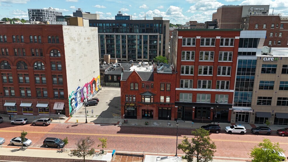 58 Ionia Ave SW, Grand Rapids, MI à vendre - Photo de l’immeuble – Image 2 sur 11