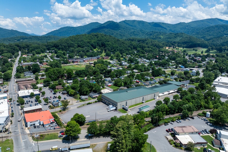 172 Riverbend St, Waynesville, NC à vendre - Aérien – Image 3 sur 30