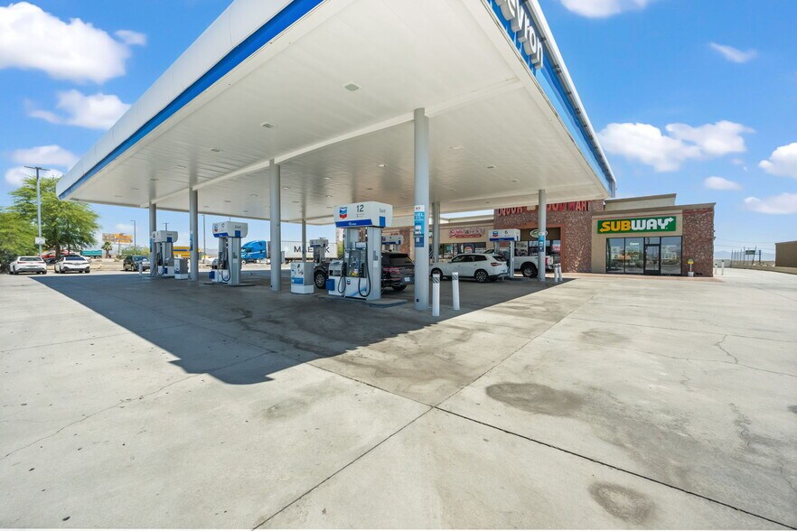 72363 Baker Blvd, Baker, CA à vendre - Photo de l’immeuble – Image 3 sur 40