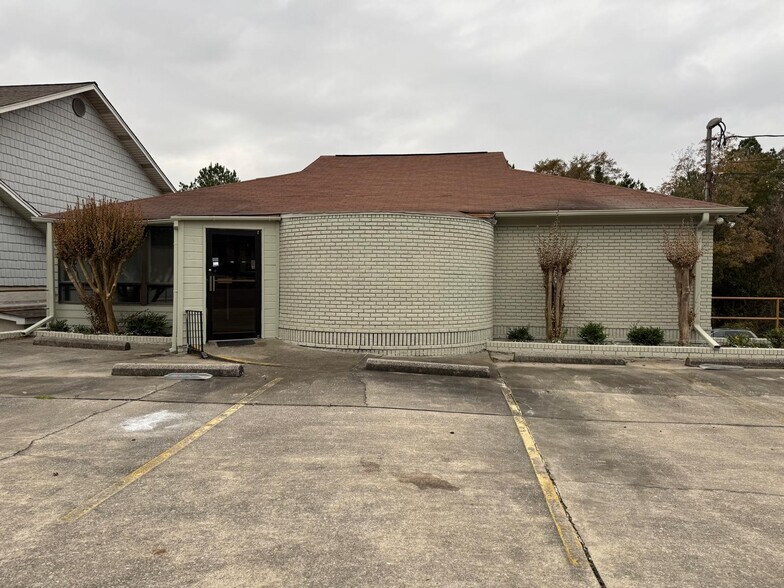 223 1st St N, Alabaster, AL à louer - Photo de l’immeuble – Image 1 sur 14