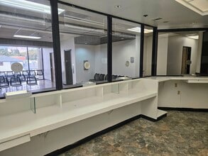 2150 N Waterman Ave, San Bernardino, CA à louer Photo intérieure– Image 1 sur 21