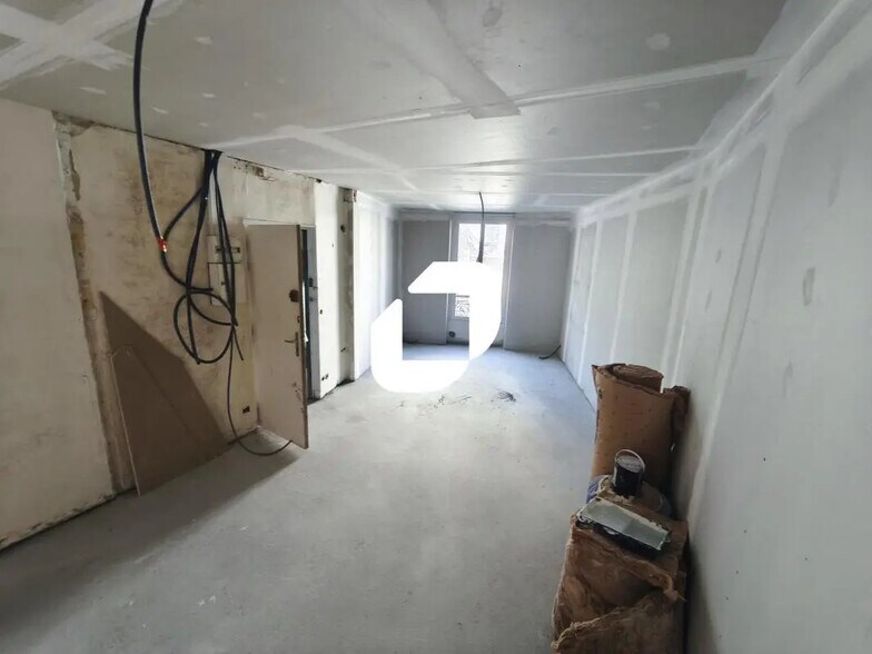 Bureau dans Nogent-sur-Marne à louer - Photo de l’immeuble – Image 1 sur 3