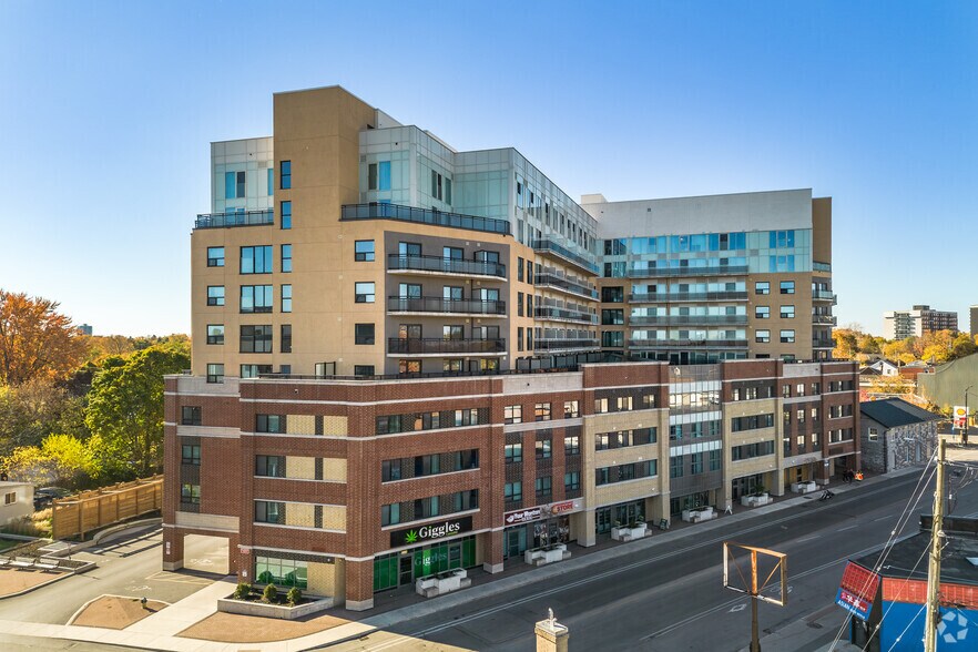 652 Princess St, Kingston, ON à louer - Photo de l’immeuble – Image 2 sur 20