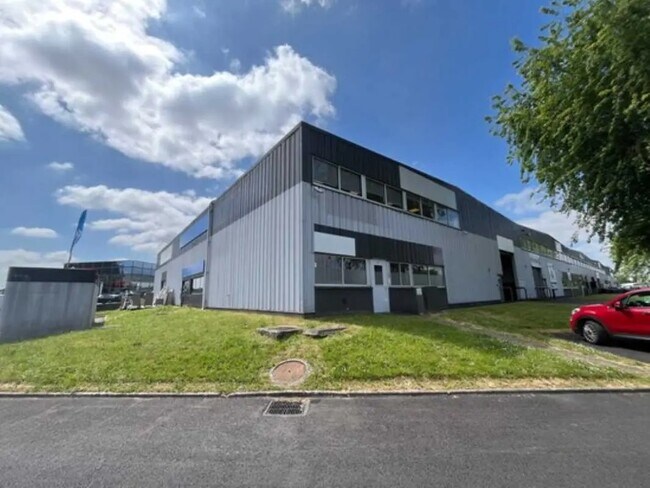 Plus de détails pour 16-34 Rue Du Buisson Aux Fraises, Massy - Bureau, Local commercial à louer