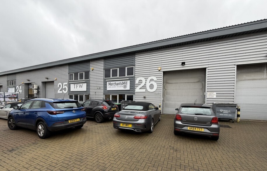 Armstrong Rd, Londres à louer Photo de l’immeuble– Image 1 sur 4