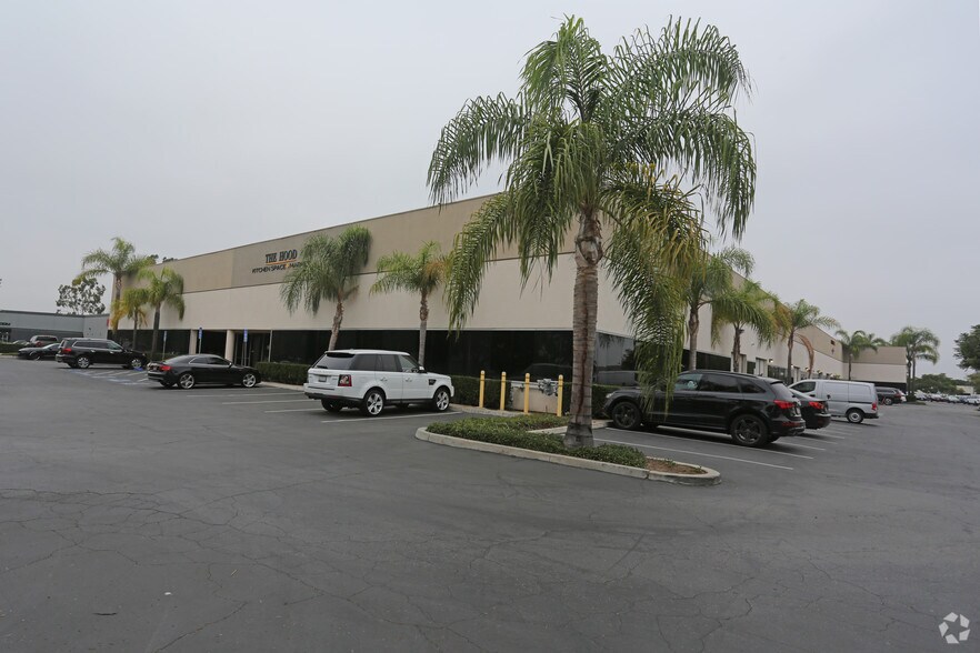 2925 Airway Ave, Costa Mesa, CA à louer - Photo principale – Image 1 sur 22