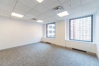 134 N LaSalle St, Chicago, IL à louer Photo intérieure– Image 1 sur 6