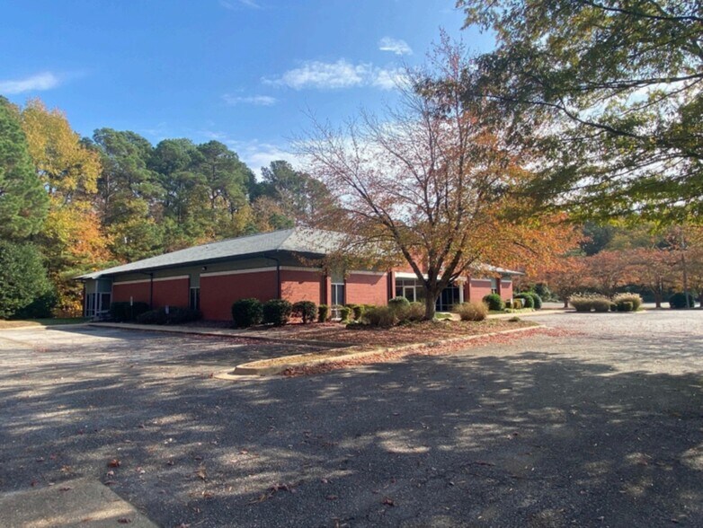 100 N Constitution Dr, Yorktown, VA à vendre - Photo de l’immeuble – Image 2 sur 14