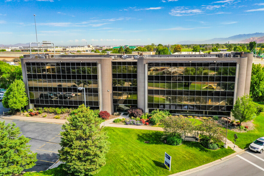 1600 W 2200 S, Salt Lake City, UT à louer - Photo de l’immeuble – Image 1 sur 3