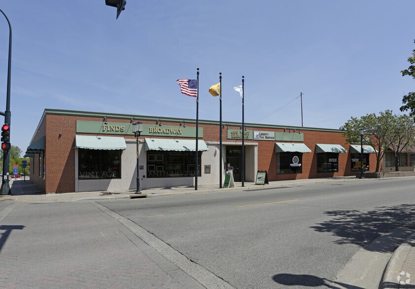 4180 W Broadway Ave, Robbinsdale, MN à louer - Photo de l’immeuble – Image 3 sur 52