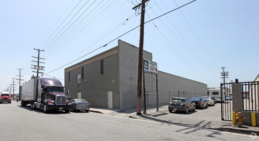 13152 Raymer St, North Hollywood, CA à louer - Photo de l’immeuble – Image 3 sur 6