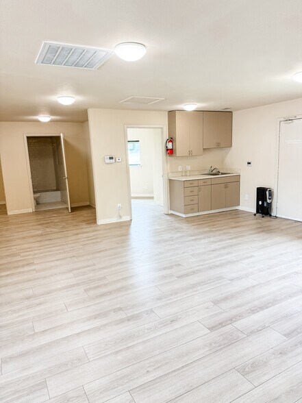 216 Texas St, Cedar Hill, TX à louer - Photo de l’immeuble – Image 3 sur 12
