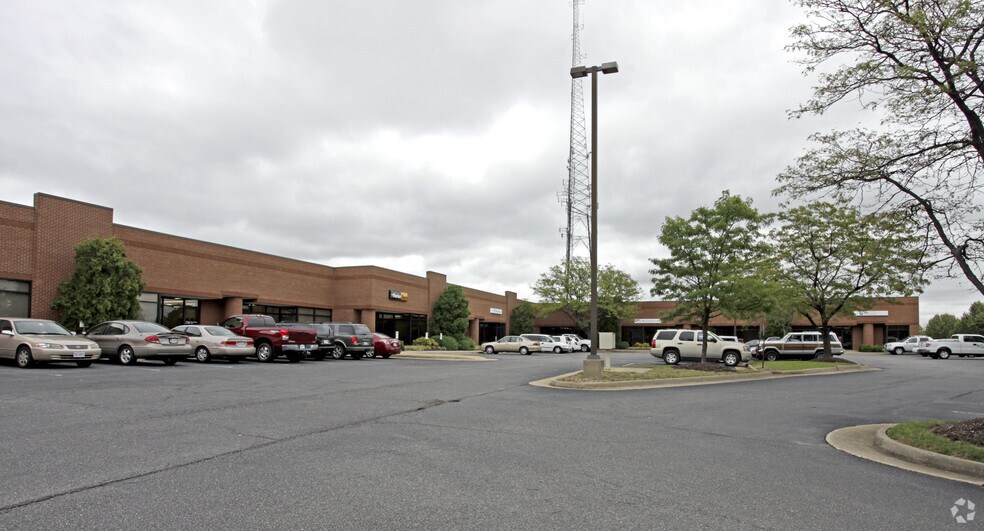 1606-1642 Ownby Ln, Richmond, VA à louer - Photo de l’immeuble – Image 1 sur 9