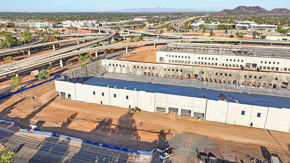 2402 Beardsley Rd, Phoenix, AZ à louer - Photo de l’immeuble – Image 2 sur 4