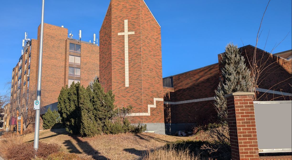 8405 83rd St NW, Edmonton, AB à vendre Photo principale– Image 1 sur 19