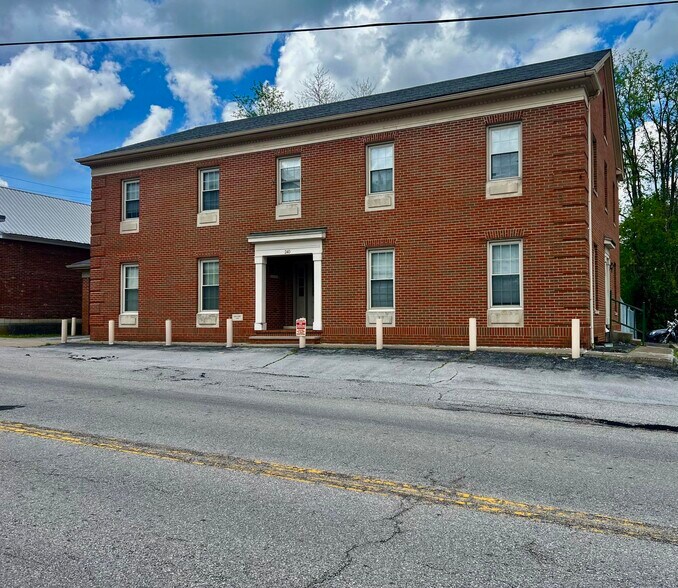 240 E Main St, Mount Vernon, KY à vendre - Photo de l’immeuble – Image 2 sur 17