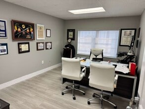 5245 NW 36th St, Miami Springs, FL à louer Photo intérieure– Image 2 sur 7