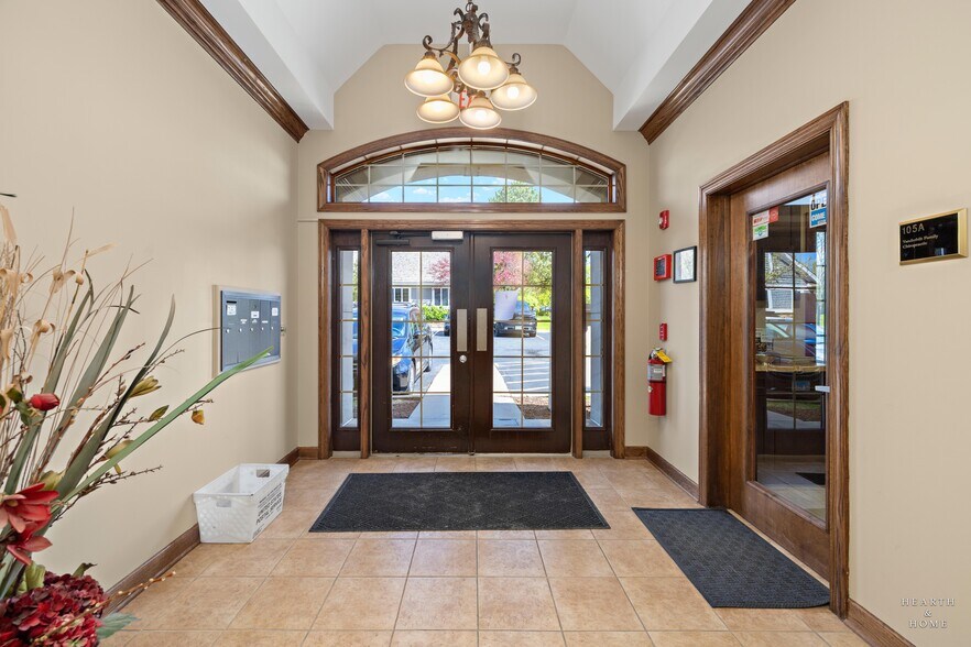 106 S Wynstone Park Dr, Barrington, IL à vendre - Hall d’entrée – Image 3 sur 16