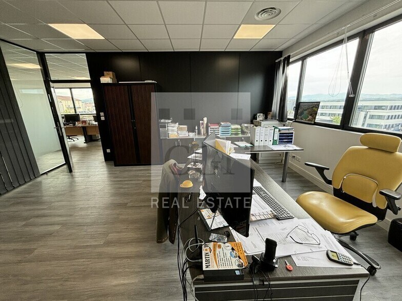 Bureau dans Chasse-sur-Rhône à louer - Photo intérieure – Image 3 sur 10