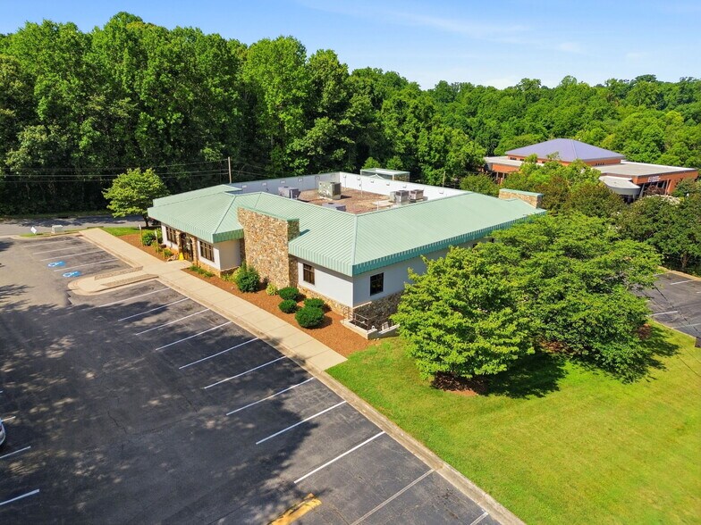701-707 Bryant St, Statesville, NC à vendre - Photo de l’immeuble – Image 3 sur 9