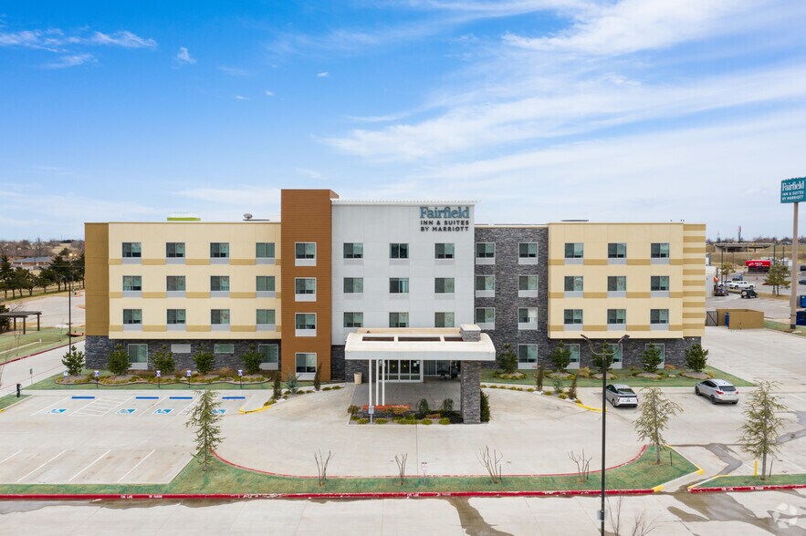 1501 Domino Dr, El Reno, OK à vendre - Photo de l’immeuble – Image 2 sur 4