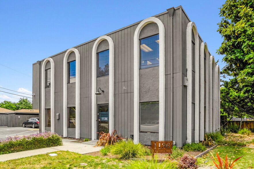 1136 E Hamilton Ave, Campbell, CA à louer - Photo de l’immeuble – Image 2 sur 12