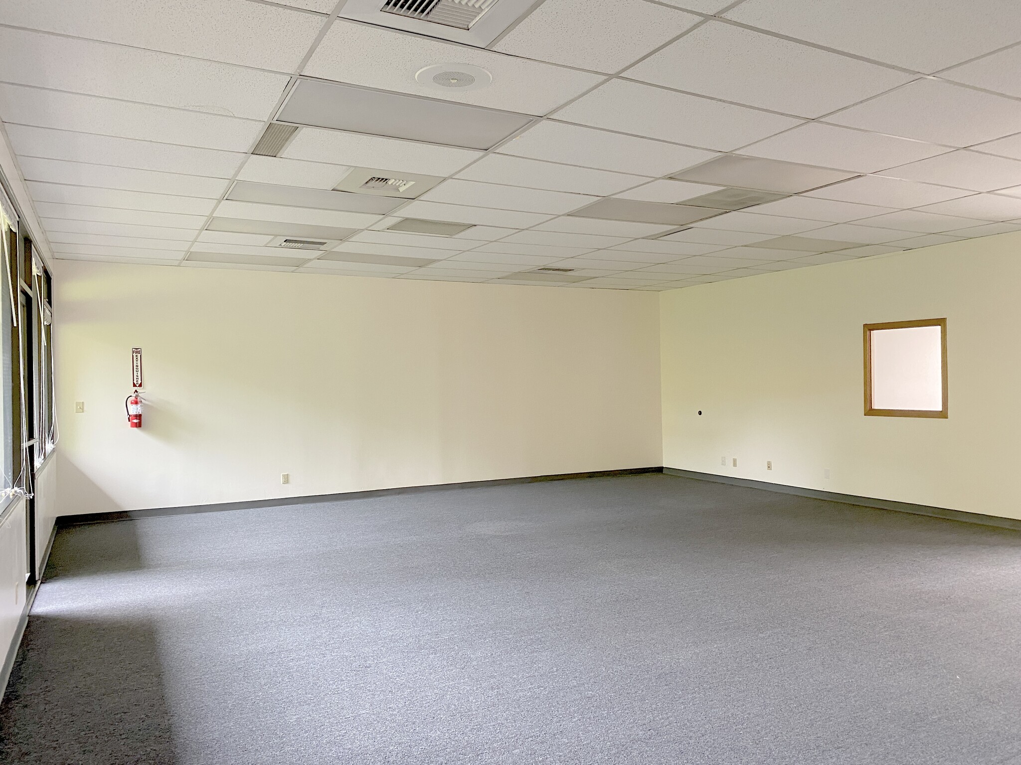 1805 136th Pl NE, Bellevue, WA à louer Photo de l’immeuble– Image 1 sur 2