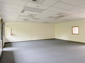 1805 136th Pl NE, Bellevue, WA à louer Photo de l’immeuble– Image 1 sur 2