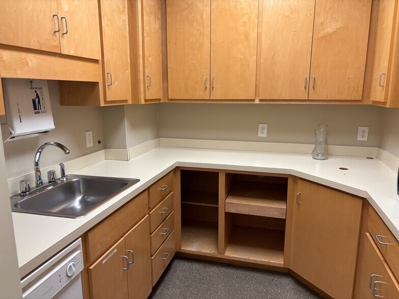 1020 Jefferson Hwy, Staunton, VA à louer - Photo de l’immeuble – Image 2 sur 7