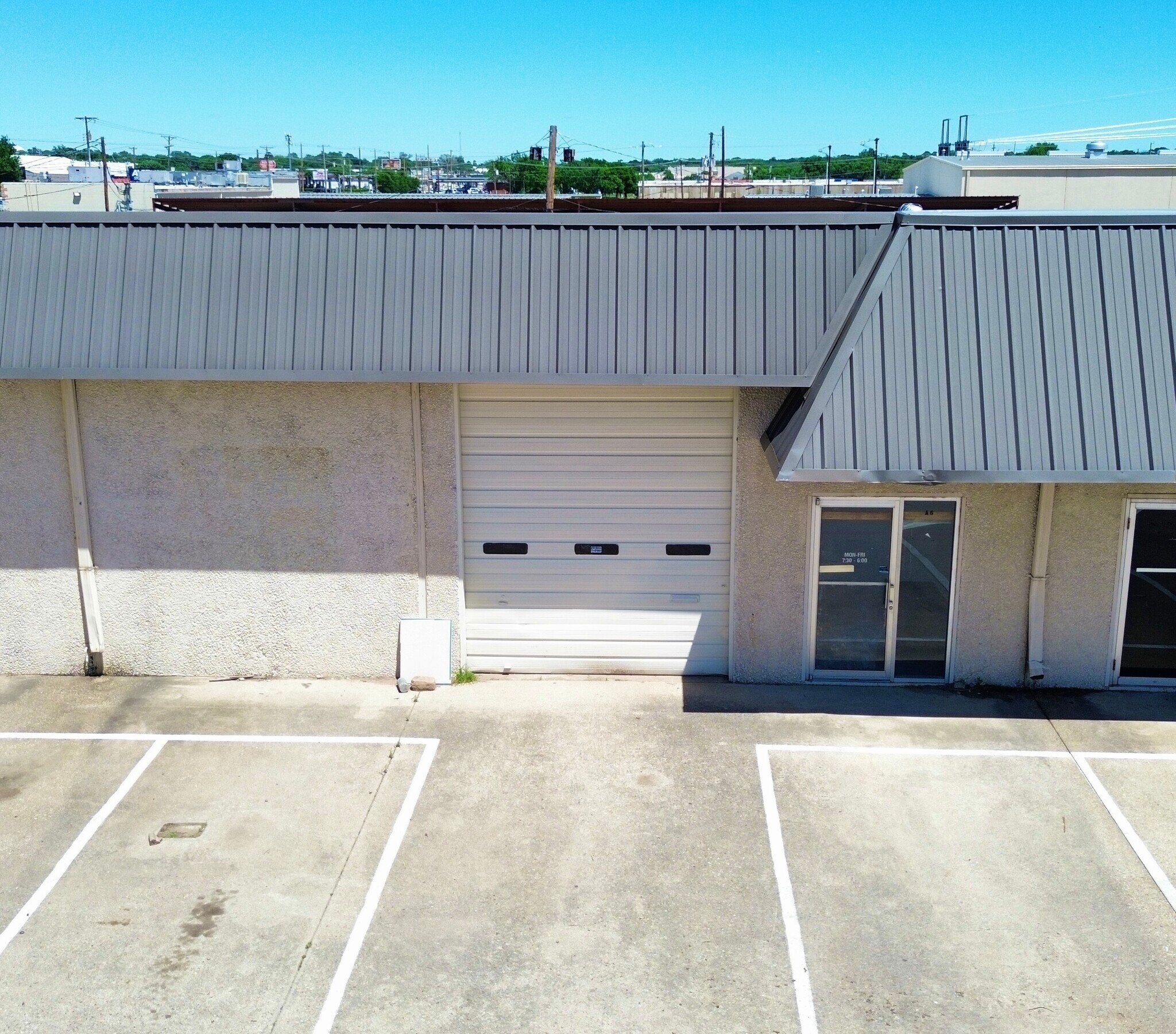 2800 W Division St, Arlington, TX à louer Photo de l’immeuble– Image 1 sur 5