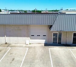 2800 W Division St, Arlington, TX à louer Photo de l’immeuble– Image 1 sur 5