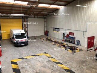 Plus de détails pour Local d'activités à louer