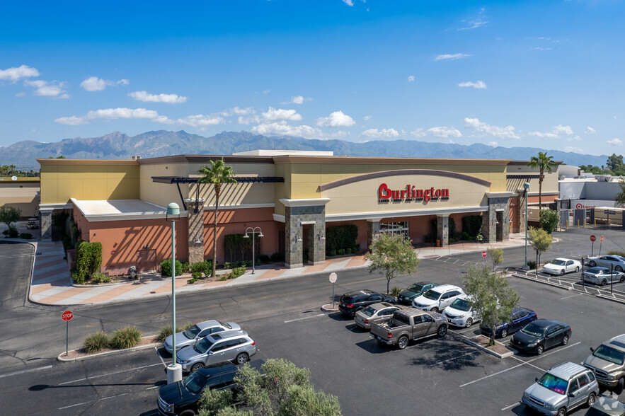 3595 E Broadway Blvd, Tucson, AZ à louer - Photo de l’immeuble – Image 3 sur 5
