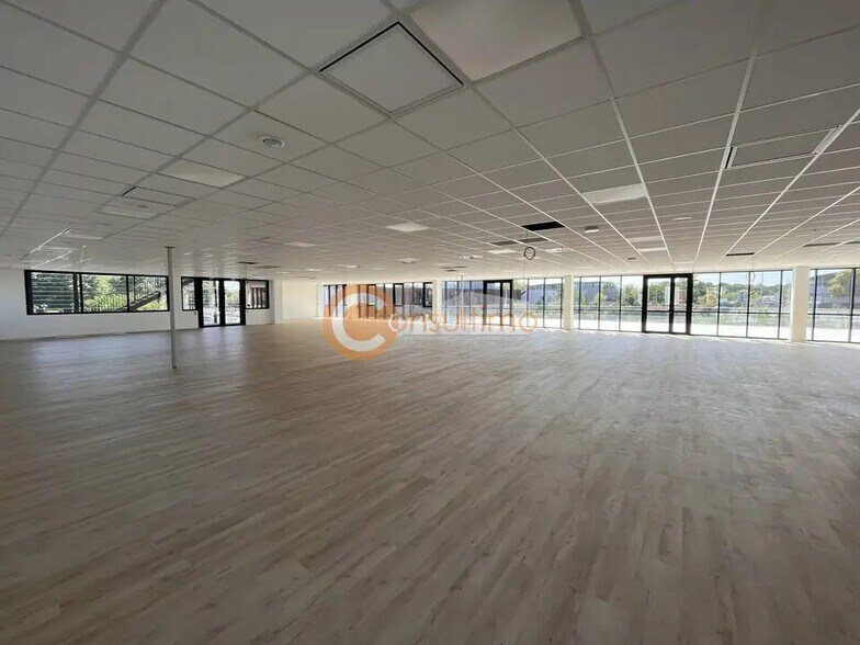 Bureau dans Mérignac à louer - Photo de l’immeuble – Image 3 sur 11