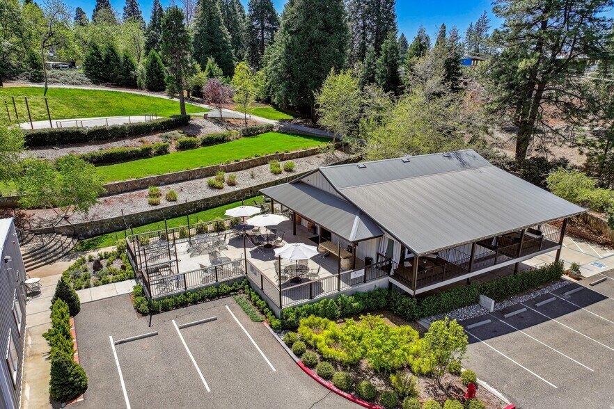 2875 Larsen Dr, Camino, CA à vendre - Photo de l’immeuble – Image 2 sur 32