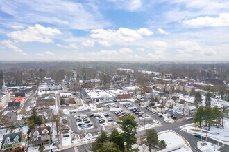 121 W Main St, Moorestown, NJ - VUE AÉRIENNE  vue de carte