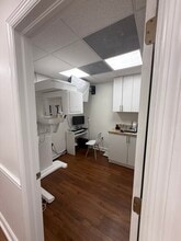 2627 NE 203rd St, Aventura, FL à louer Photo intérieure– Image 2 sur 5