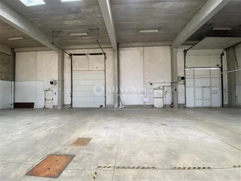 Local d’activités dans Vitry-sur-Seine à louer - Photo de l’immeuble – Image 3 sur 8