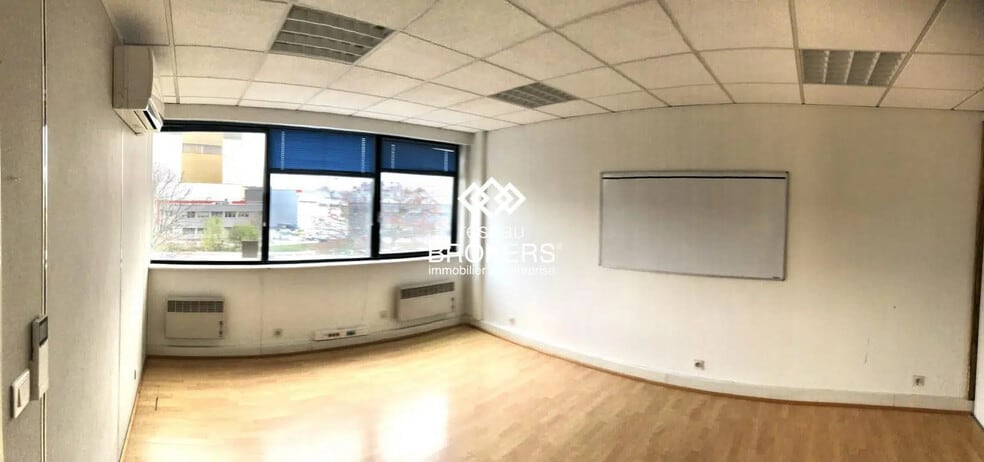 Bureau dans Grenoble à vendre - Photo de l’immeuble – Image 2 sur 5