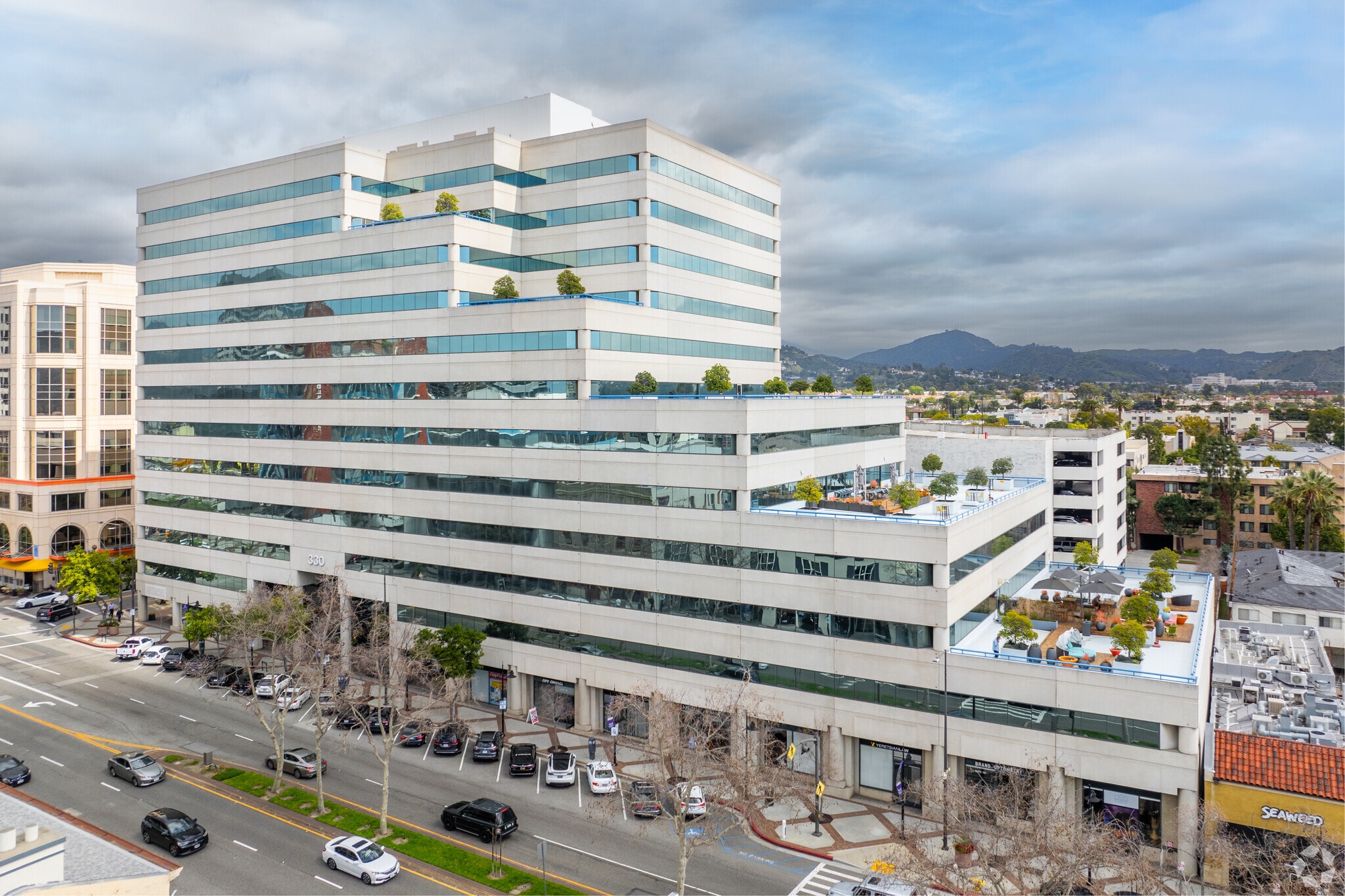 330 N Brand Blvd, Glendale, CA à louer Photo principale– Image 1 sur 35
