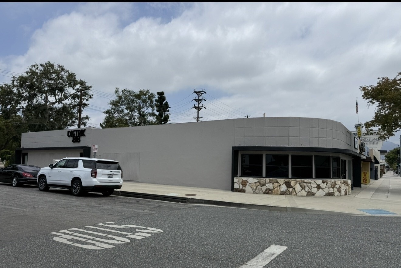 4017-4029 W Burbank Blvd, Burbank, CA à louer Photo intérieure– Image 1 sur 11