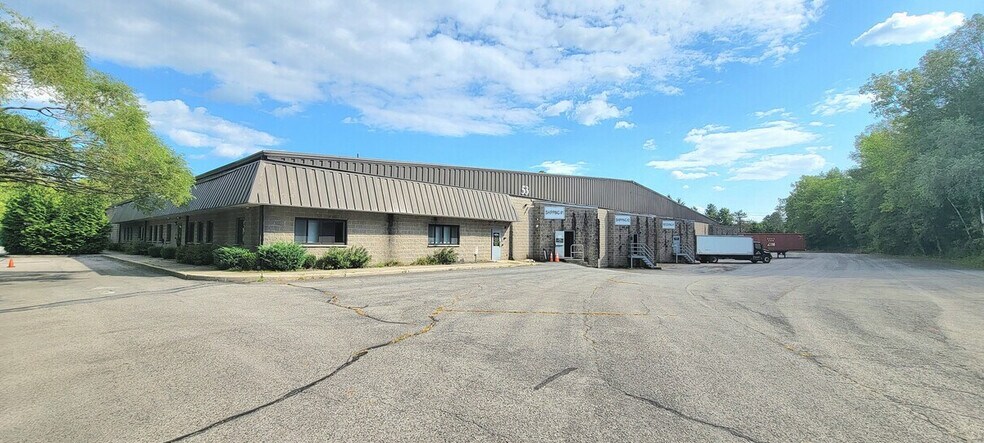 53 Smith Rd, Middletown, NY à vendre - Photo de l’immeuble – Image 2 sur 9