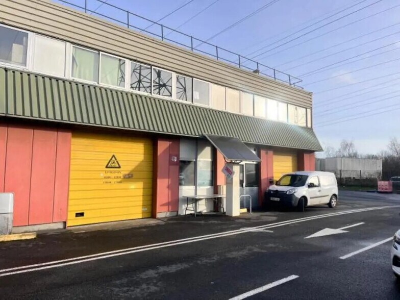 Local d’activités dans Villetaneuse à louer - Photo de l’immeuble – Image 1 sur 4
