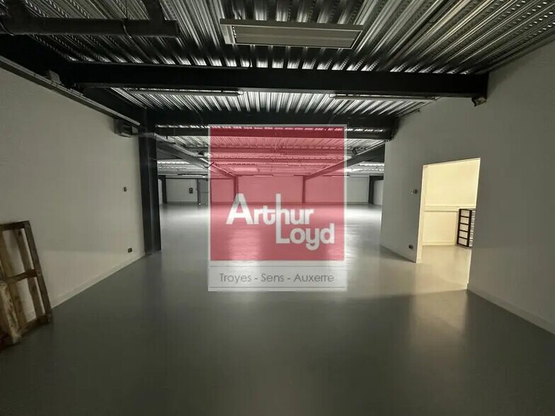 Bureau dans Troyes à louer - Photo de l’immeuble – Image 2 sur 5