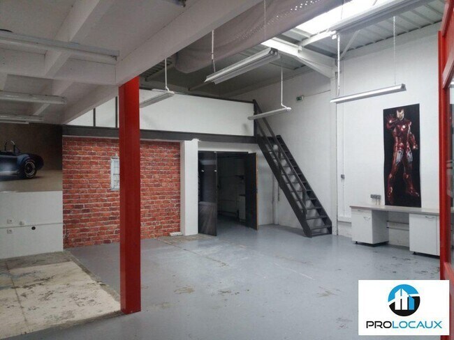 Plus de détails pour Local d'activités à louer